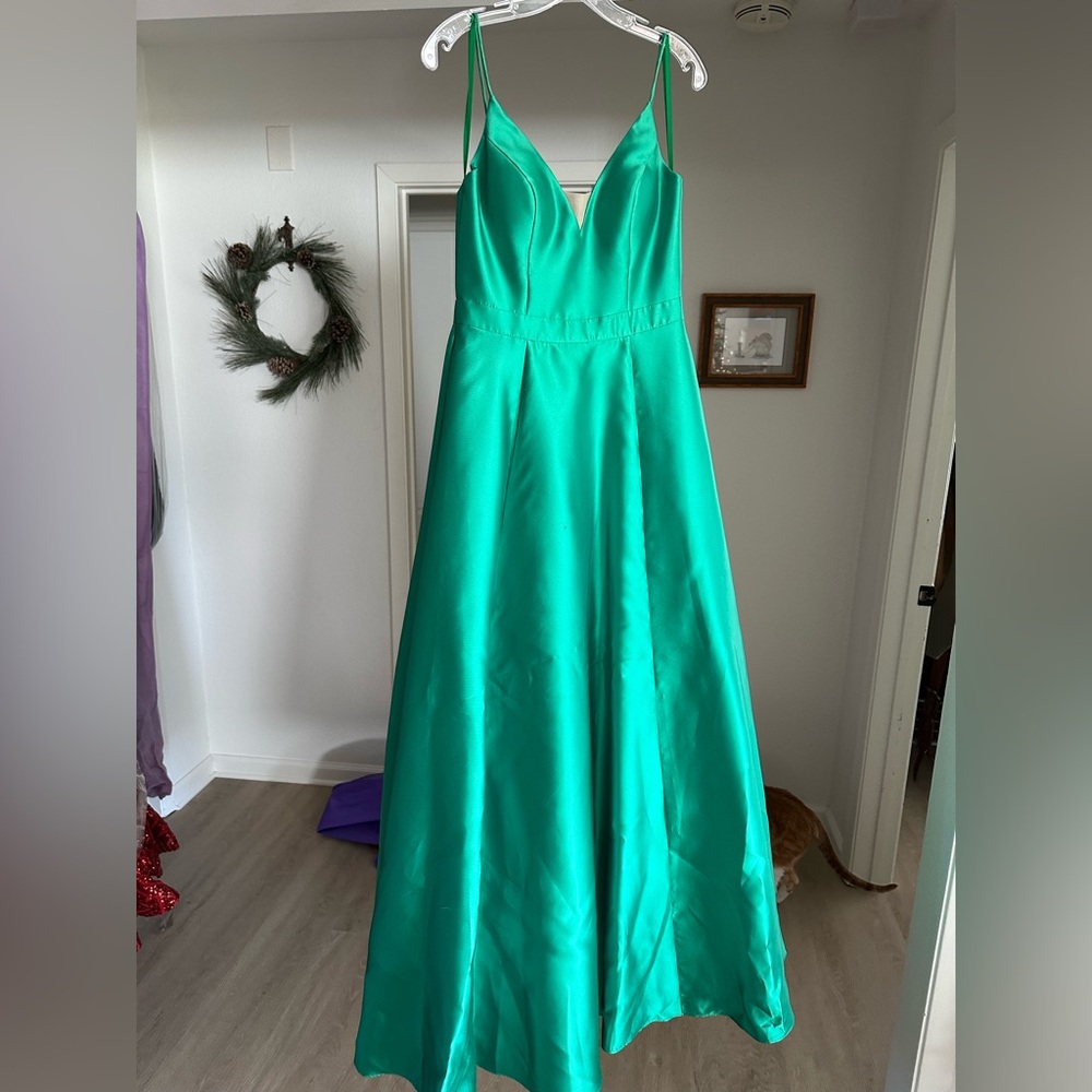 Jovani Formal/Prom/Evening Gown with pockets!